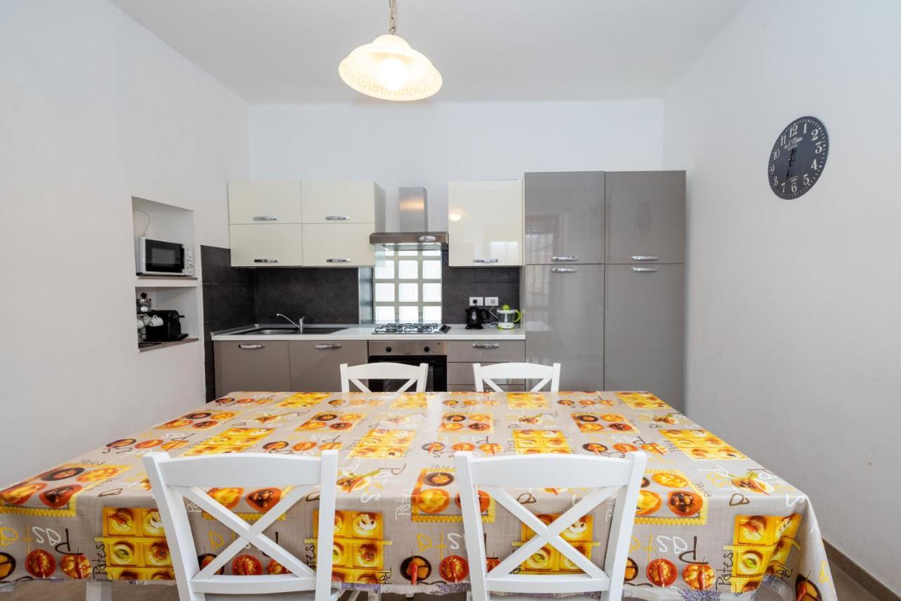Casa Romeo Appartamento Con Posto Auto Finale Ligure Bagian luar foto
